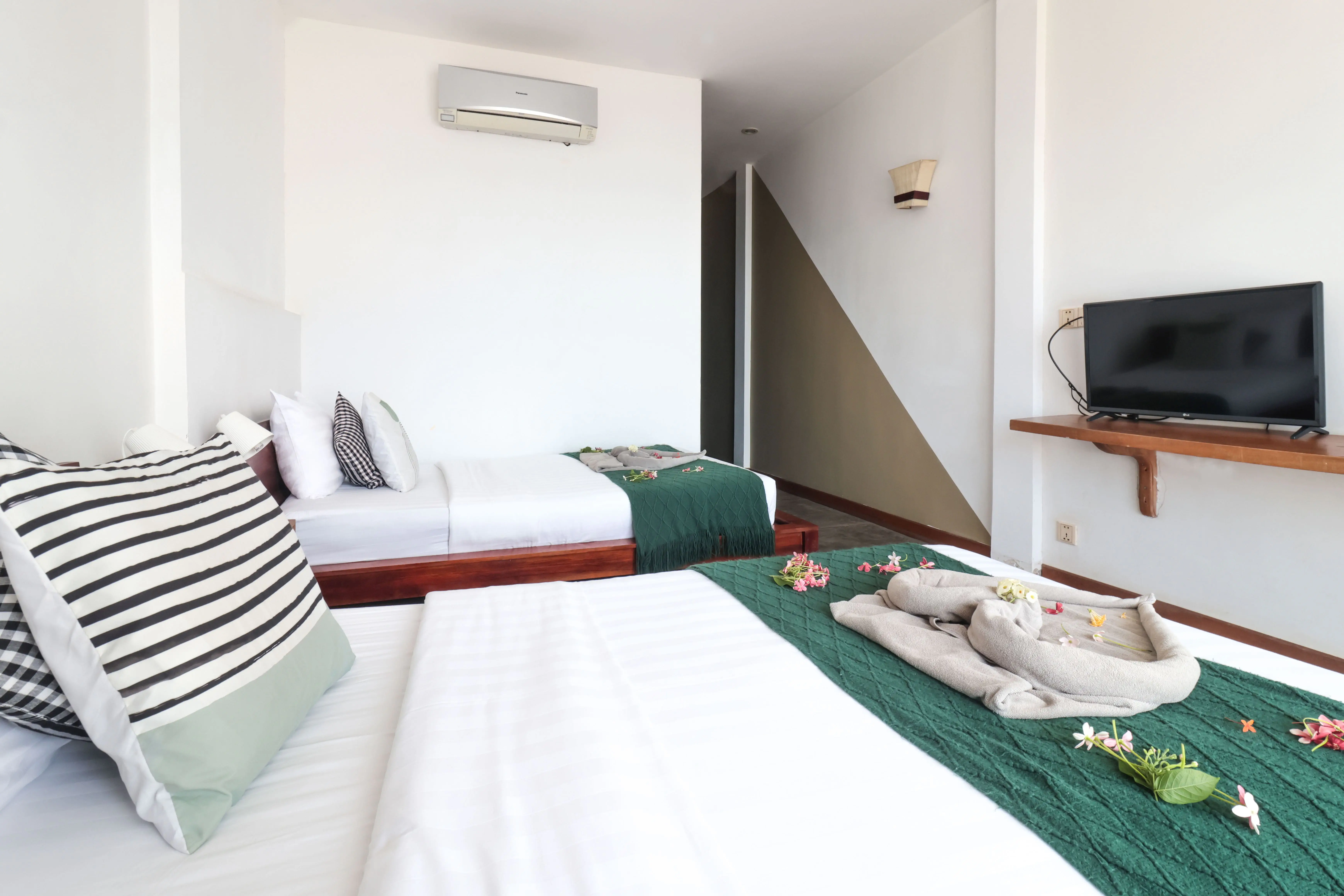 Superior Twin Room with Sea View 5